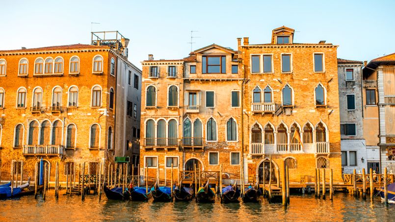 Pour une vue sur le Grand canal, à Venise, compter 15.000 euros le mètre carré.