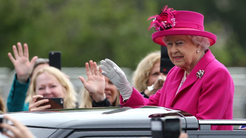 Un loyer qui permet à la reine d’Angleterre, Elisabeth II, de ferrer ses chevaux quand elle préfère la calèche à l’auto?