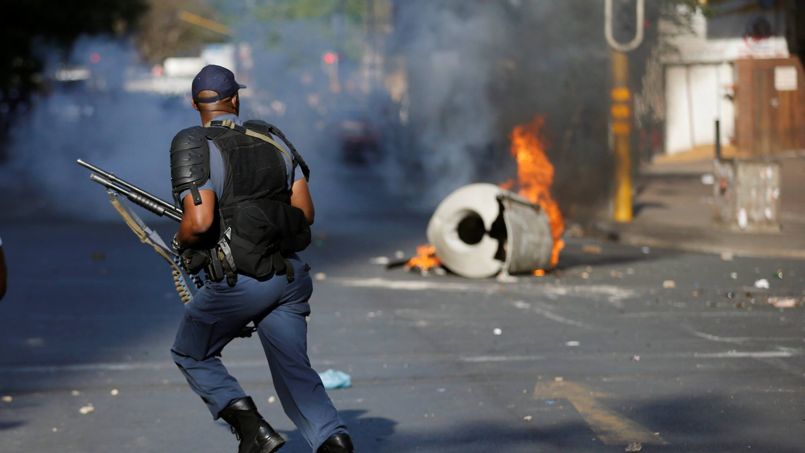 Lire article Manifestations étudiantes: l’Afrique du Sud s’embrase