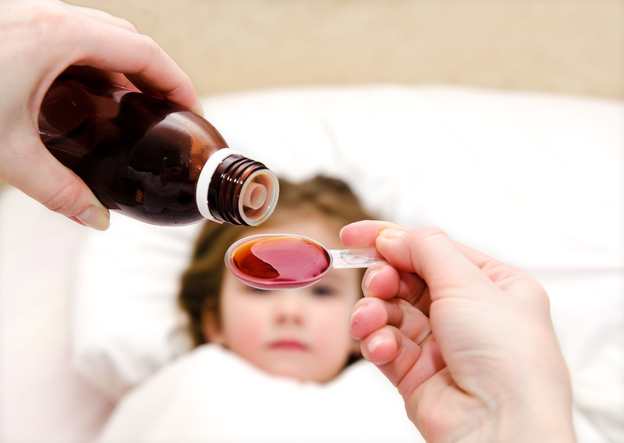 Rhume, toux, fièvreQuels sont les médicaments à proscrire chez l'enfant ?