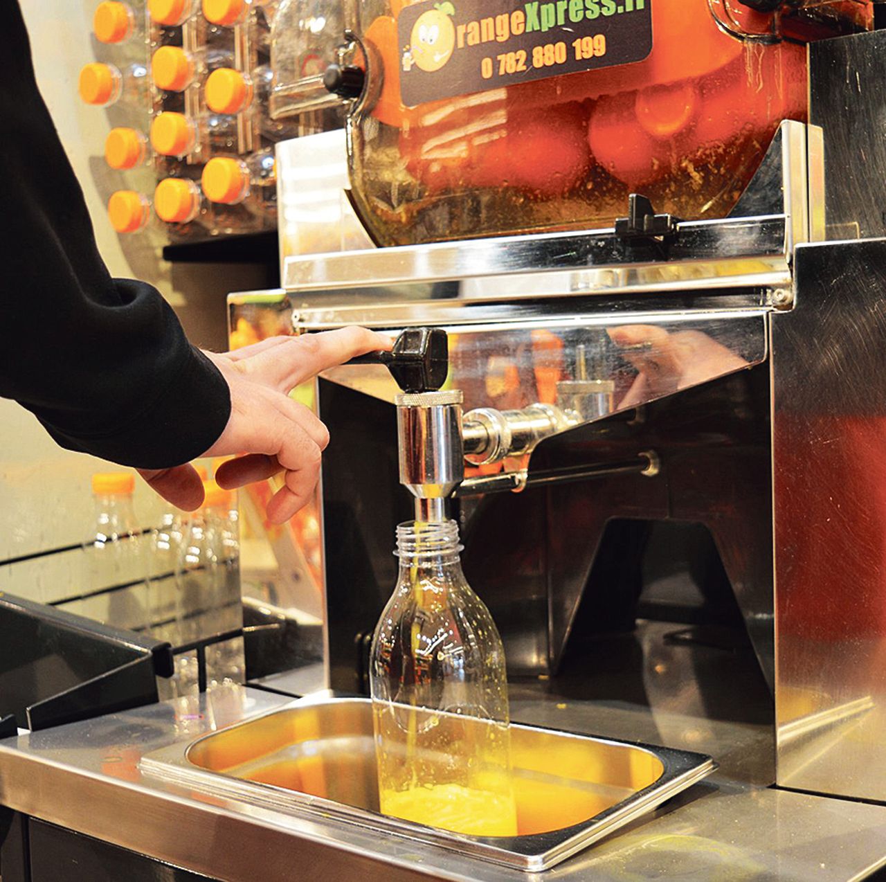 Le succès des machines à jus d'orange installées en magasin