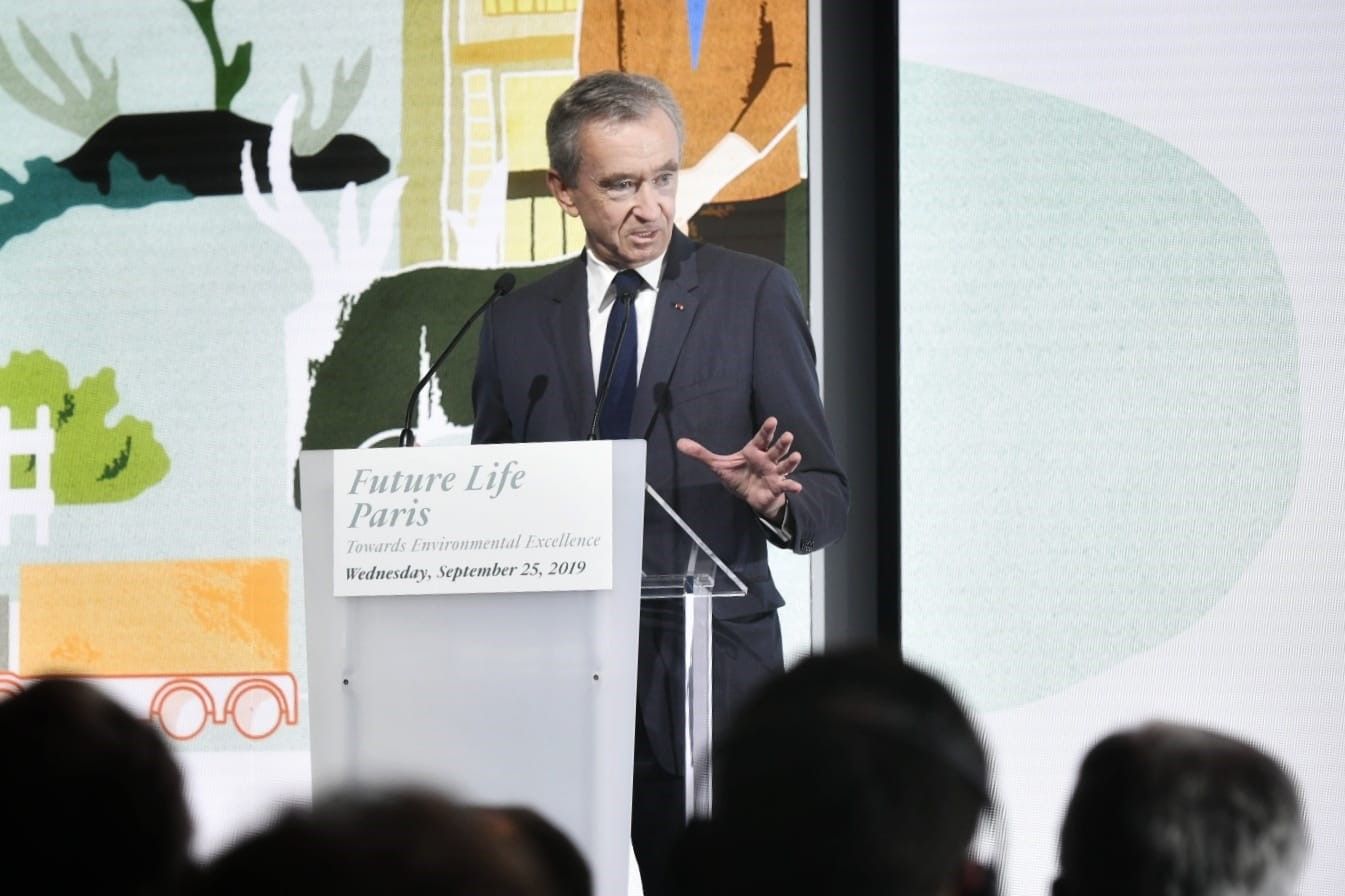 Bernard Arnault s'empare du musée des Arts et Traditions Populaires pour  158 millions d'euros pour en faire Maison LVMH, Arts, Talents et  Patrimoine
