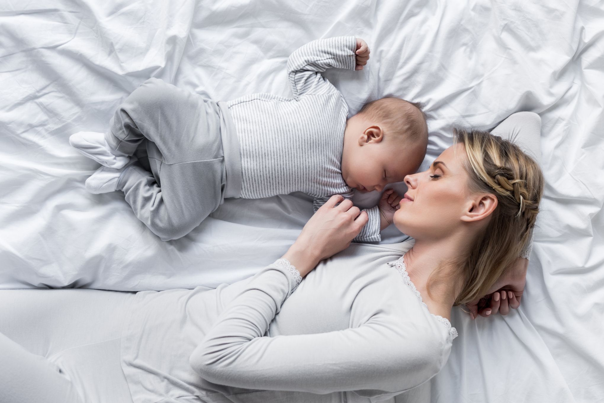 Poèmes à murmurer à l'oreille des bébés • Marcella et Marie