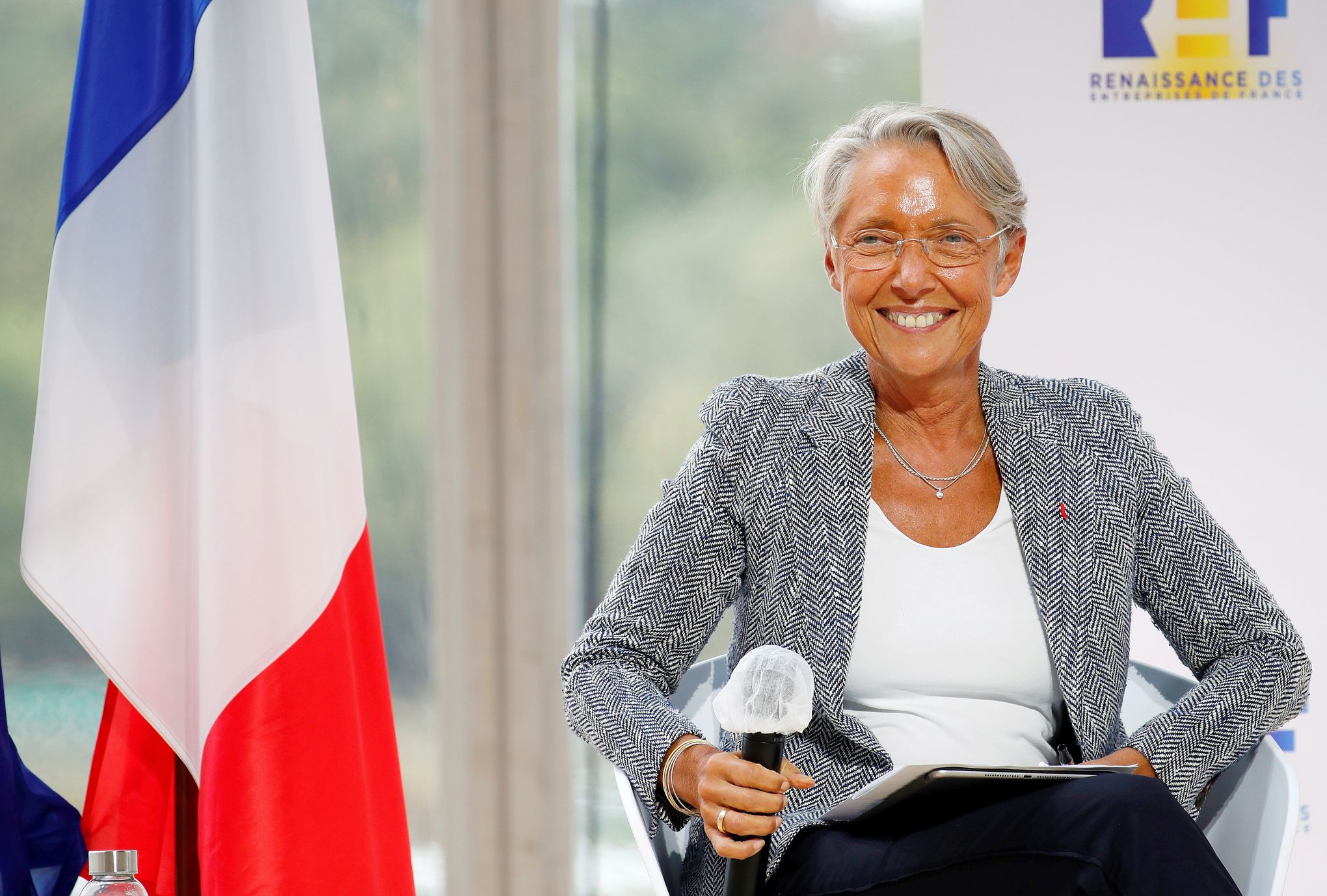Politiciens Français à Qui On Doit Les Congés Payés Reconfinement: «Ce n'est pas aux entreprises de payer la cinquième semaine  de congés payés de leurs salariés»