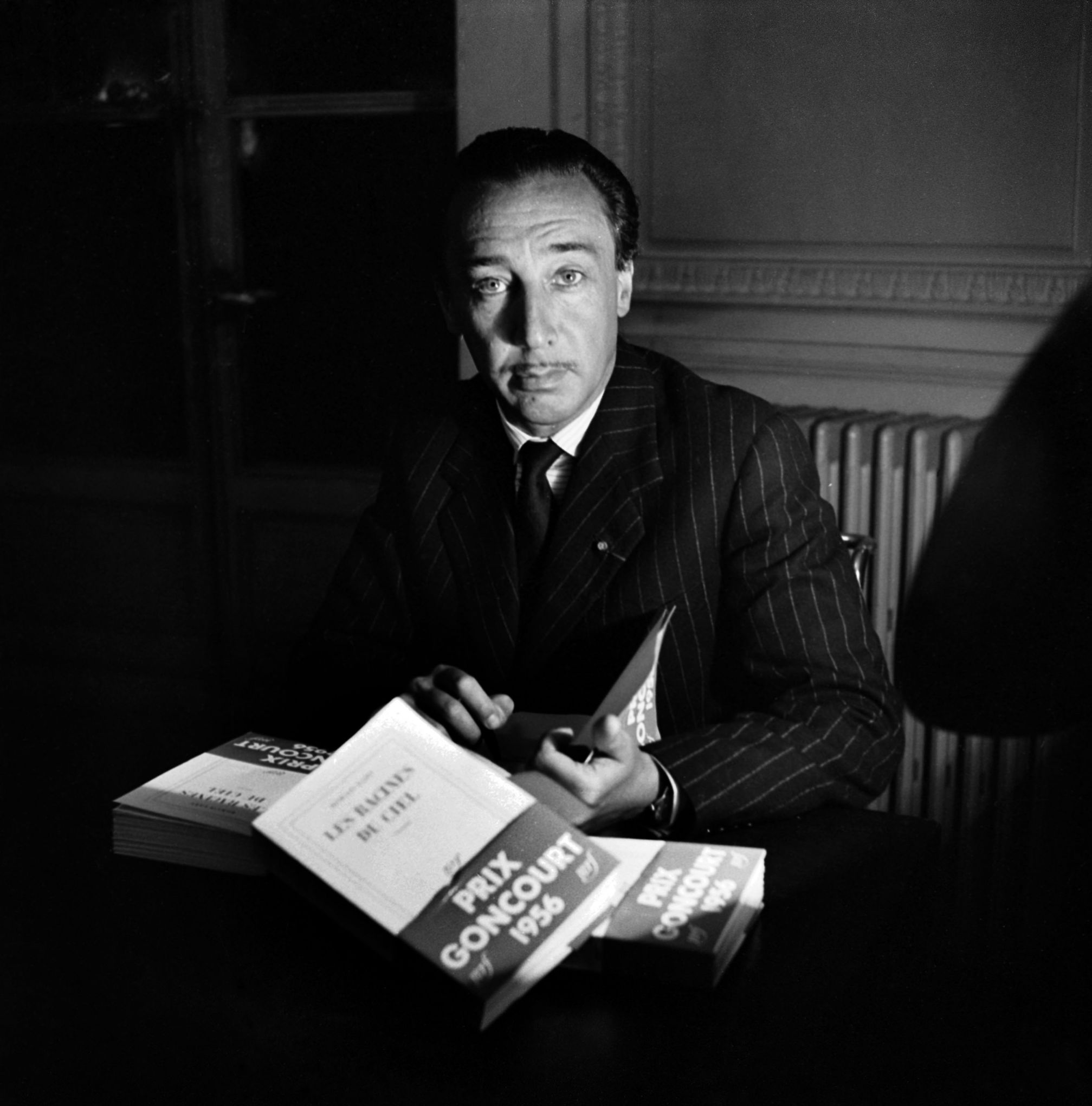 Eric Anceau La Vie De Romain Gary Fut Notre Roman