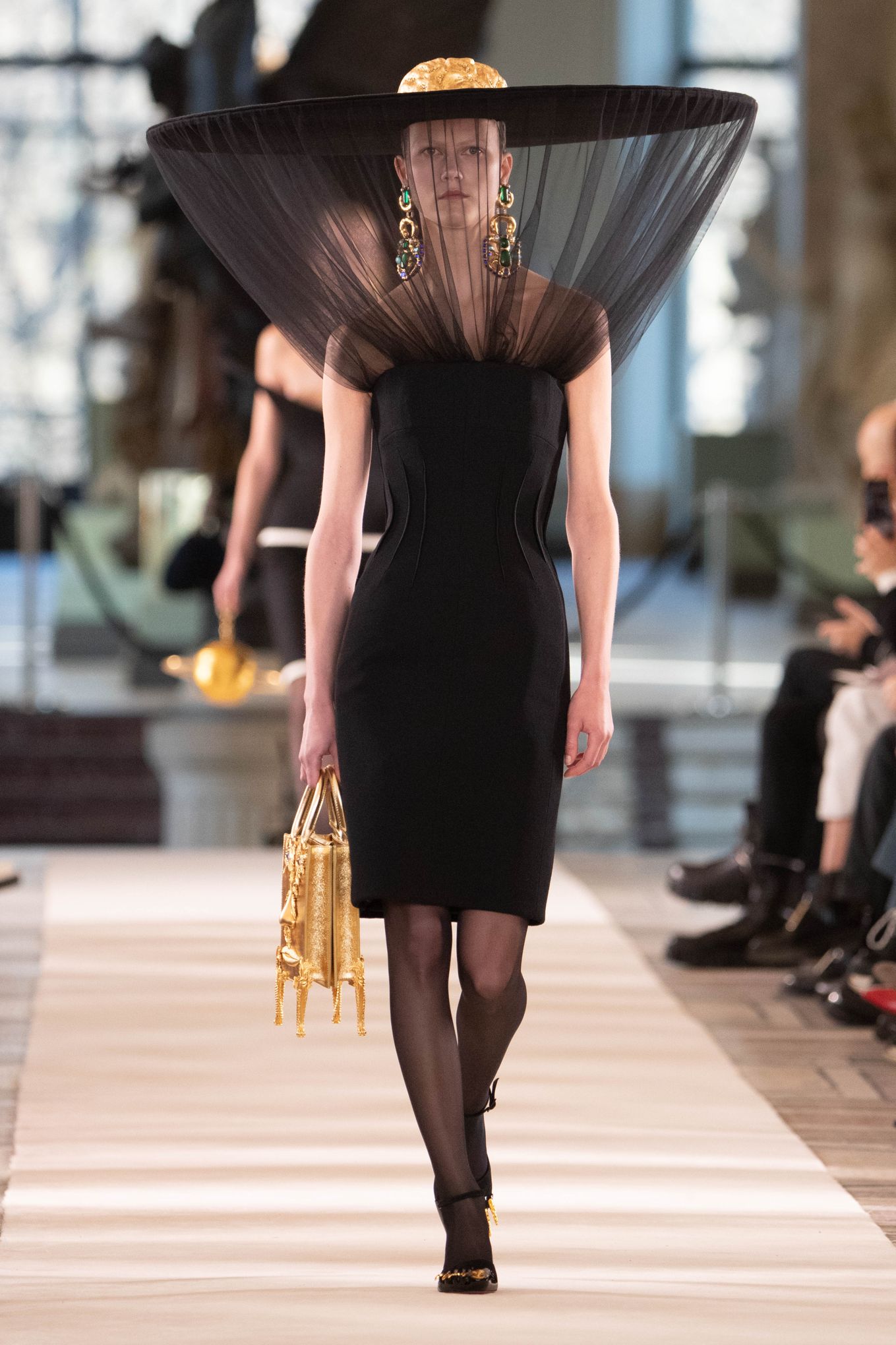 Haute couture 2022: pour tout l’or de Schiaparelli