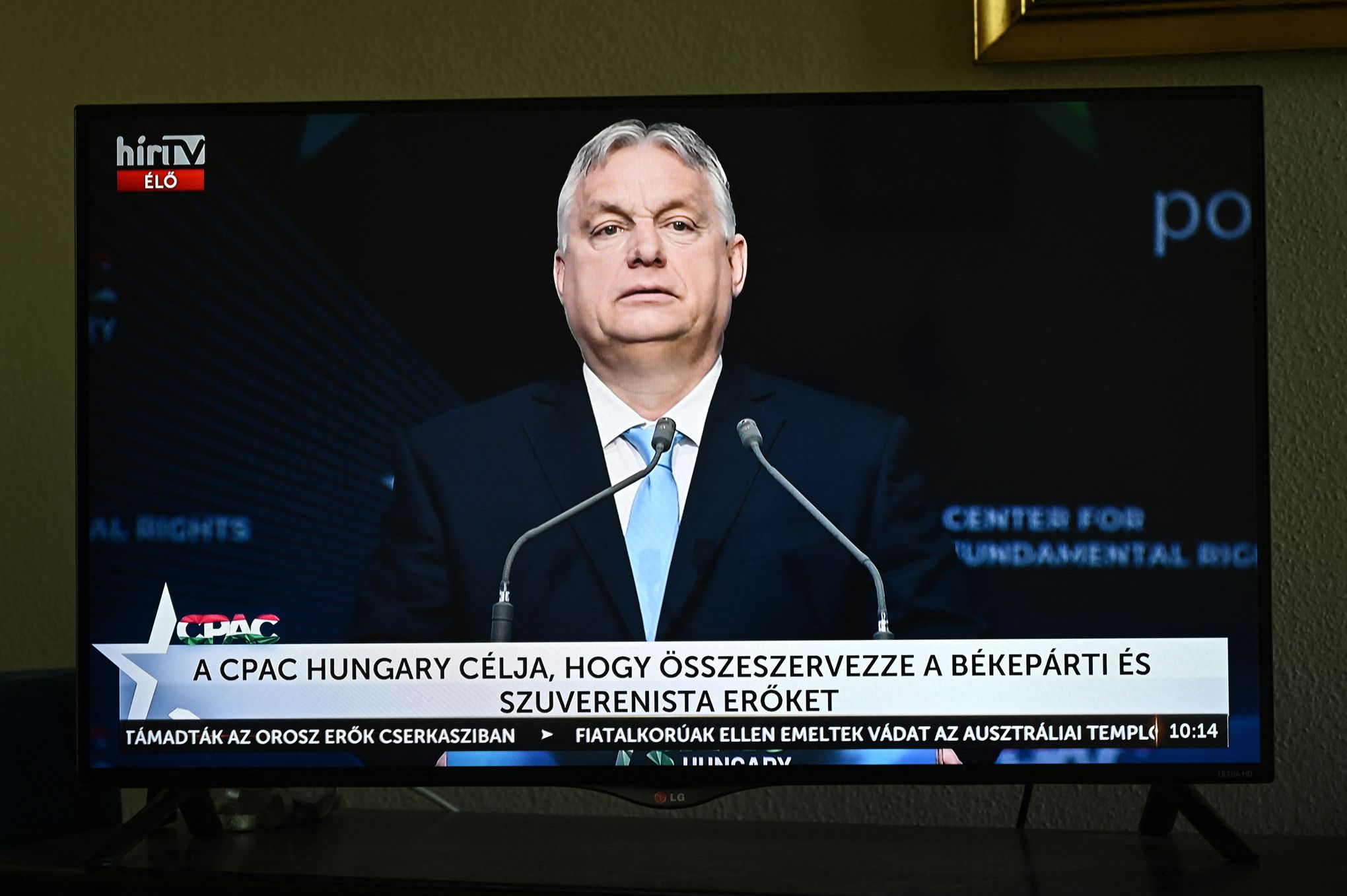 Hongrie: Viktor Orban réunit les adeptes de Donald Trump en espérant sa réélection