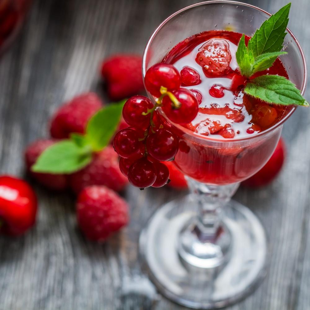 Recette cerises au vin rouge et à l’amaretto Cuisine / Madame Figaro