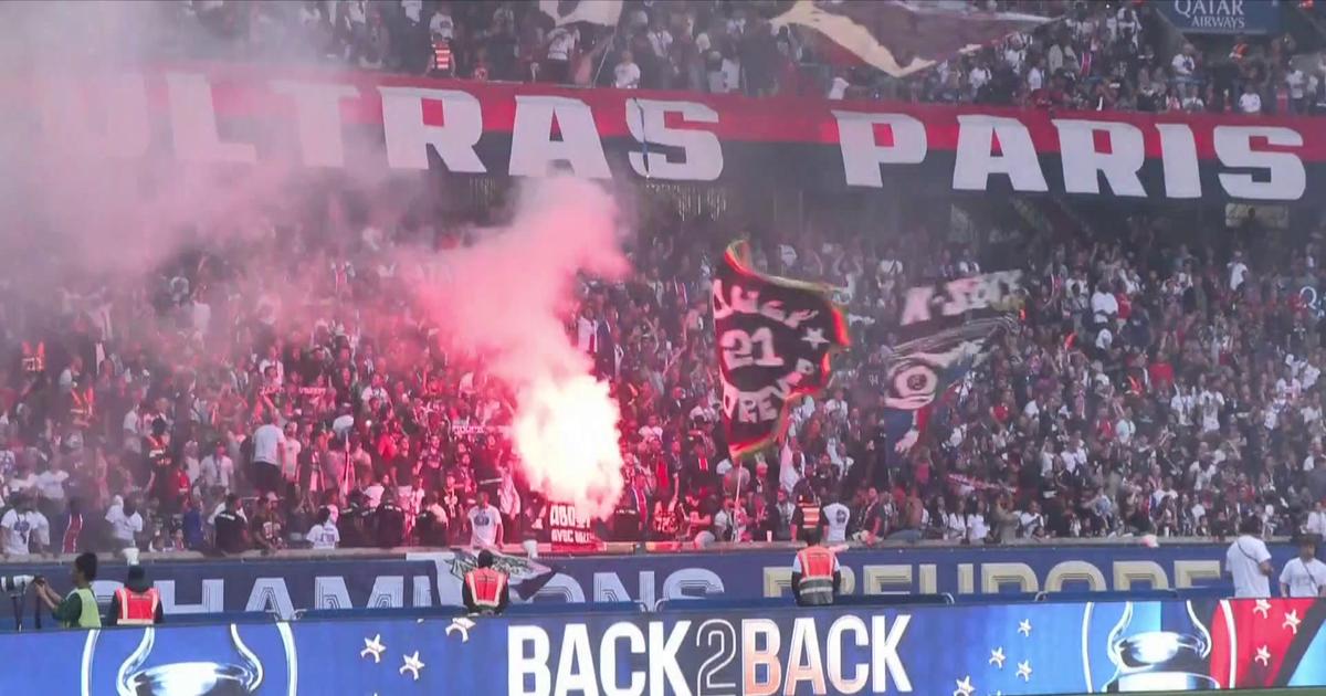 Ligue des champions: les supporters entonnent l'hymne du PSG au Parc des Princes