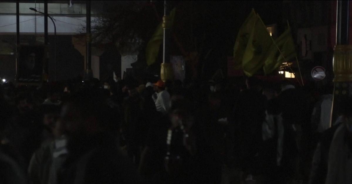 Des affrontements éclatent à Bagdad entre manifestants et police près de l’ambassade des États-Unis