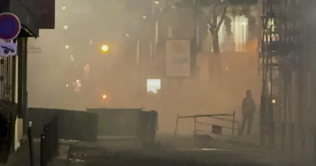 17 octobre: des tirs de mortier visent les forces de l'ordre à la nuit tombée à Paris