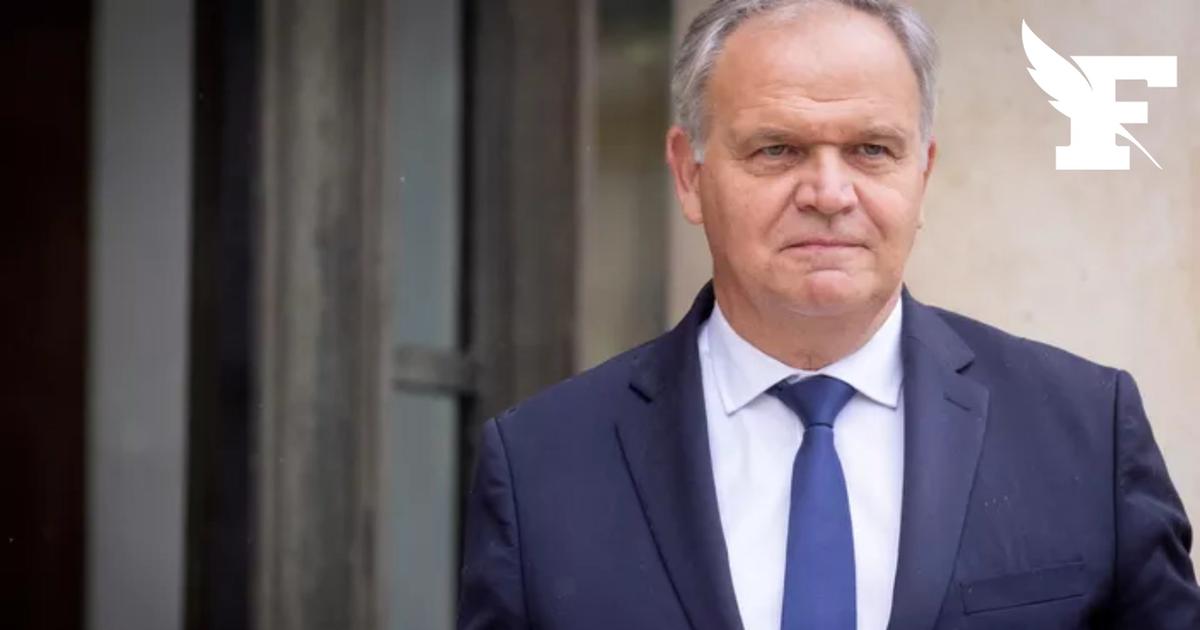 Une soixantaine d'associations dénoncent la proposition d'Emmanuel Macron de nommer François-Noël Buffet comme Défenseur des droits, jugé «incompatible»