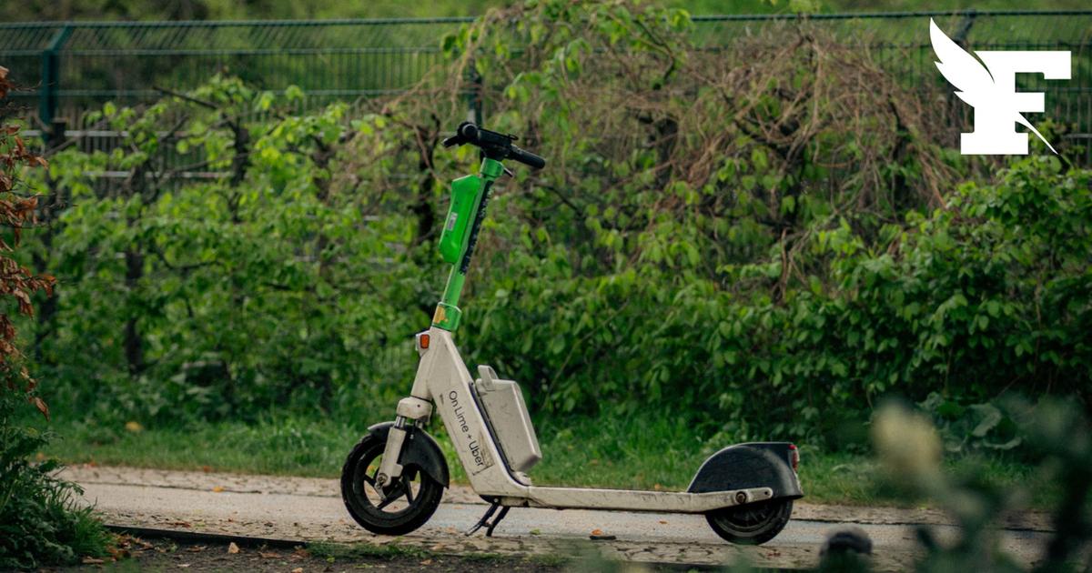 À Paris et en petite couronne, le port du casque et d'un gilet jaune devient obligatoire pour les usagers de trottinettes