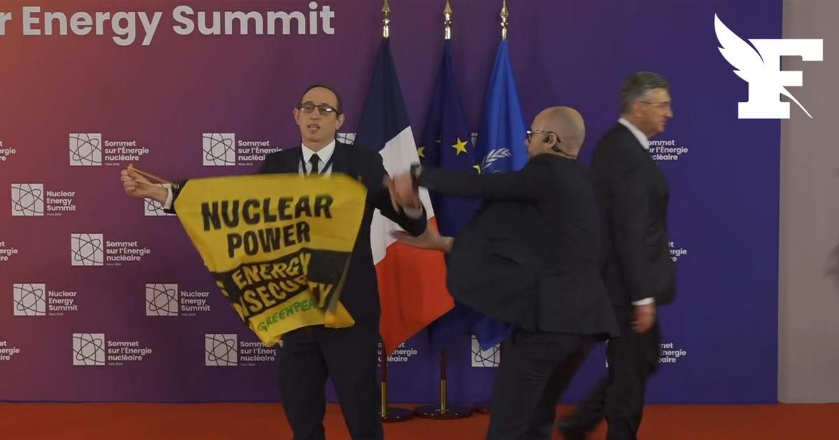 Sommet sur le nucléaire: deux militants font irruption sur le tapis rouge devant Emmanuel Macron