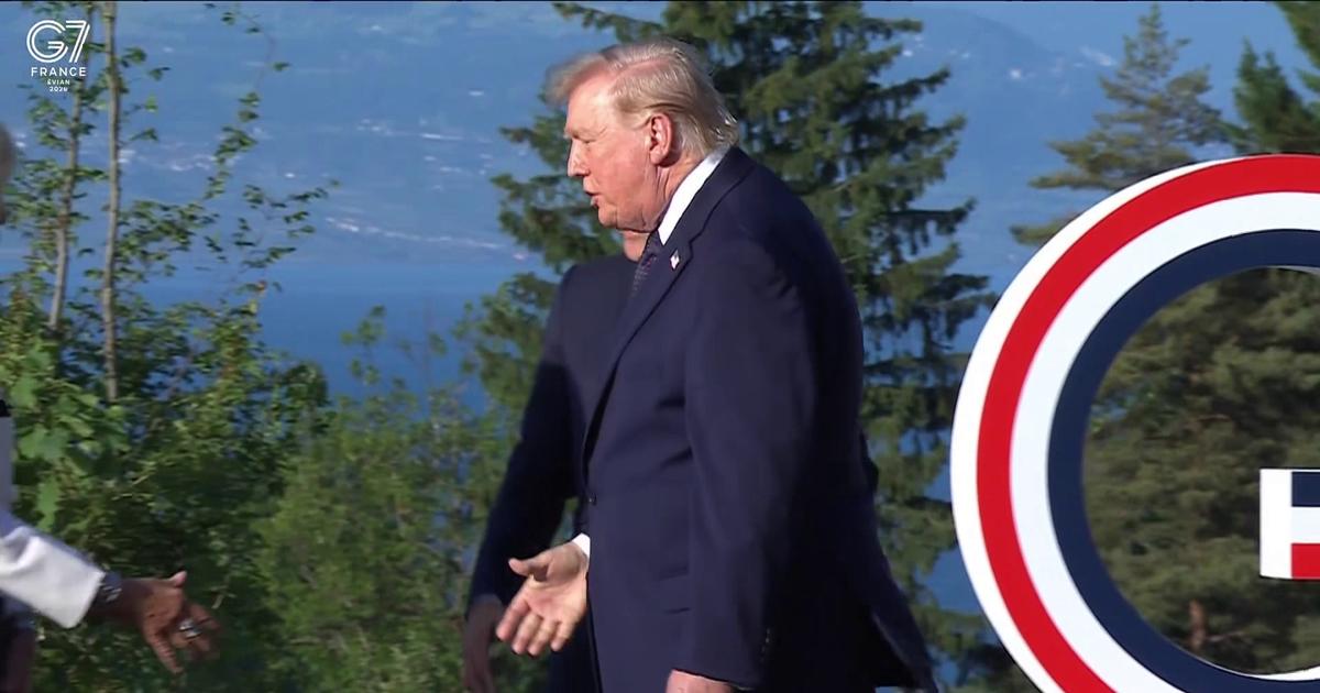 Donald Trump rejoint le couple présidentiel français au G7