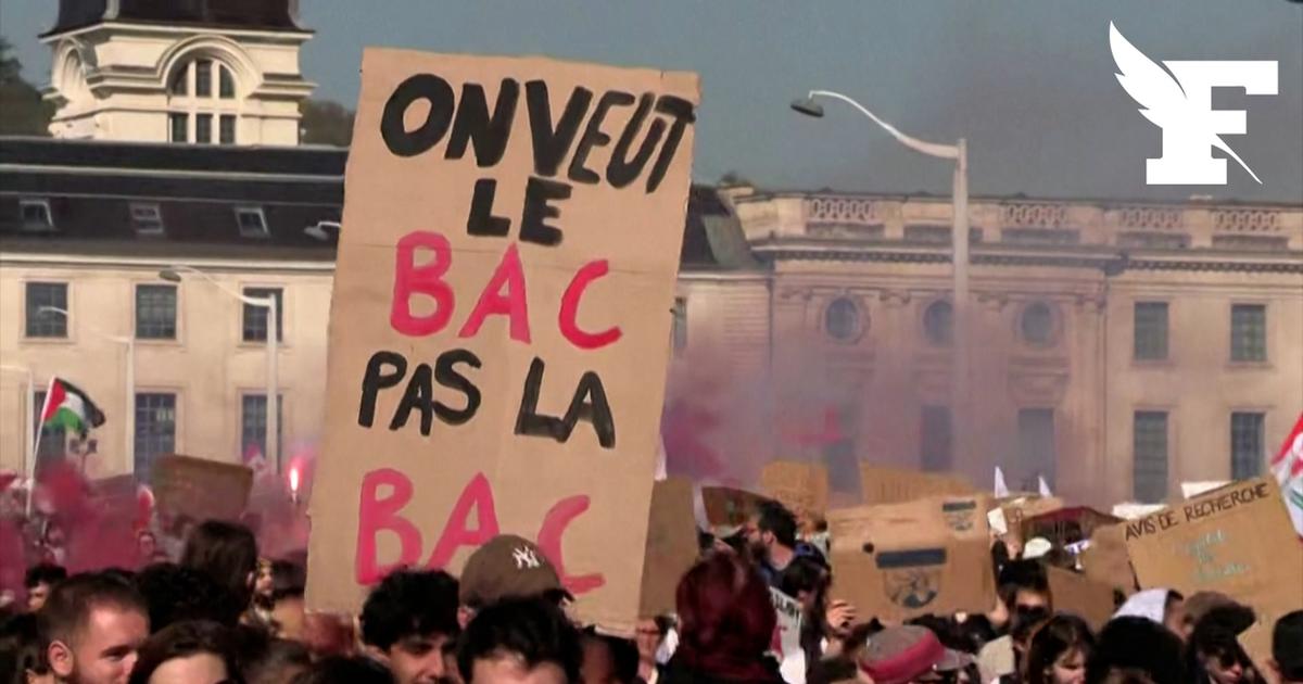 «On veut le bac, pas la BAC»: les images de centaines de lycéens dans les rues de Lyon