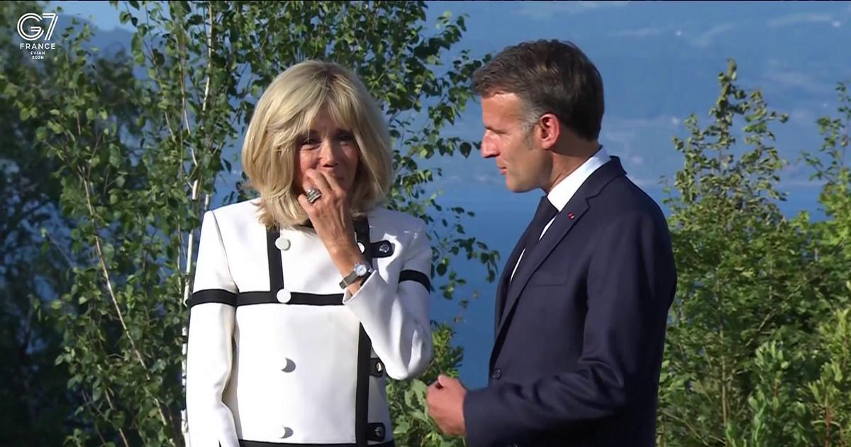 Emmanuel Macron arrive au G7 accompagné de Brigitte Macron
