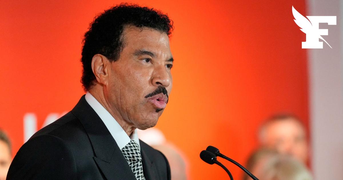 Pris d'un malaise sur scène, Lionel Richie reporte ses deux prochains concerts