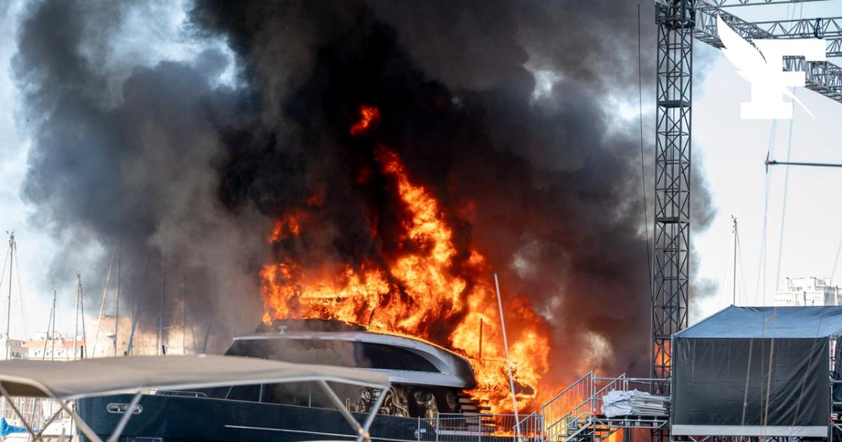 Les images des deux bateaux touchés par un incendie sur le Vieux-Port de Marseille