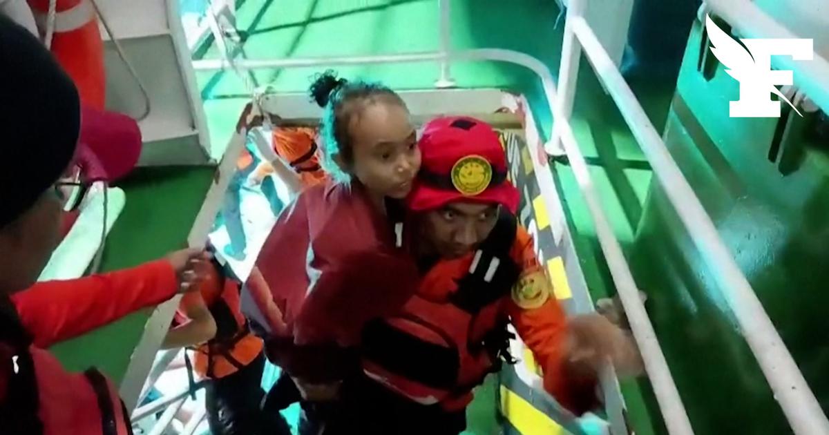 Indonésie : en images, cinq survivants retrouvés vivants trois jours après un naufrage