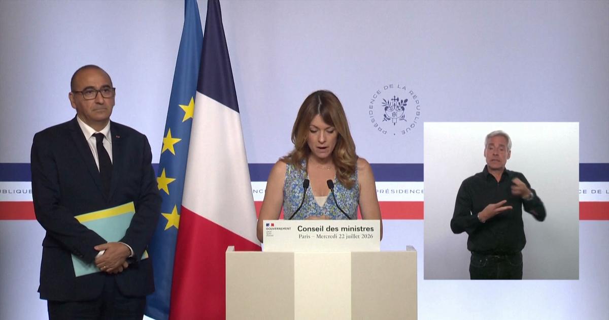 Emmanuel Macron «apporte la solidarité de la nation» aux sapeurs-pompiers décédés en combattant les incendies