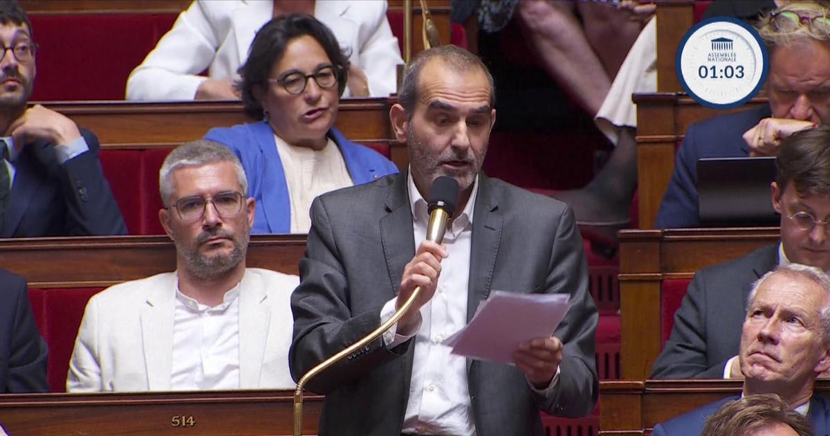 «À 9 jours de la Coupe du monde, il serait irresponsable de ne pas tirer des enseignements de votre échec», acclame Pouria Amirshahi