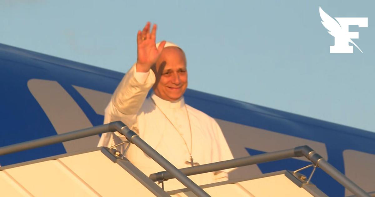 Les images du décollage du pape Léon XIV en direction de Paris