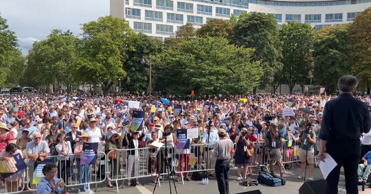Contre l’euthanasie, un rassemblement de plusieurs milliers de personnes à Paris