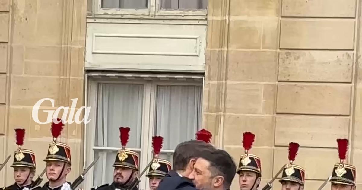Emmanuel et Brigitte Macron reçoivent Zelensky à l'Elysée.mp4