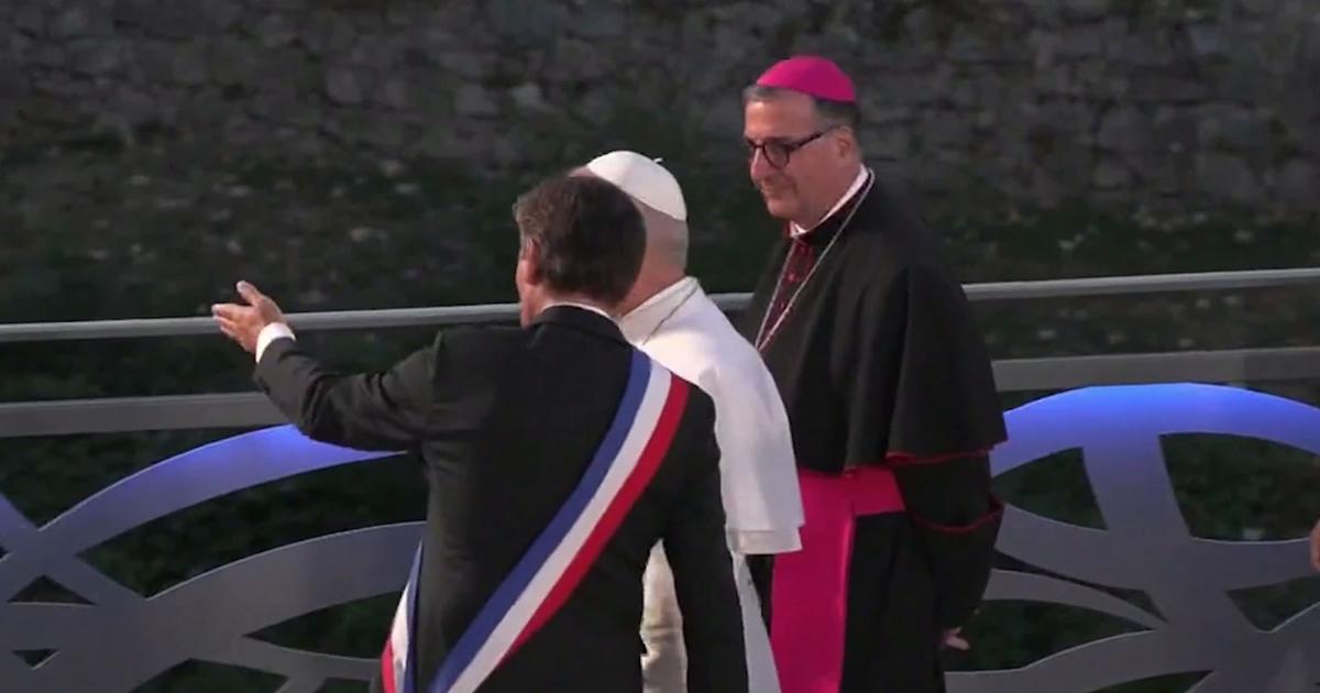 Les meilleurs moments de l'arrivée du pape à Lourdes en vidéo