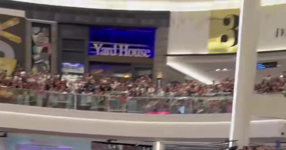 80.000 adolescents font la queue pour le lancement d’une marque de soin de la peau dans le New Jersey