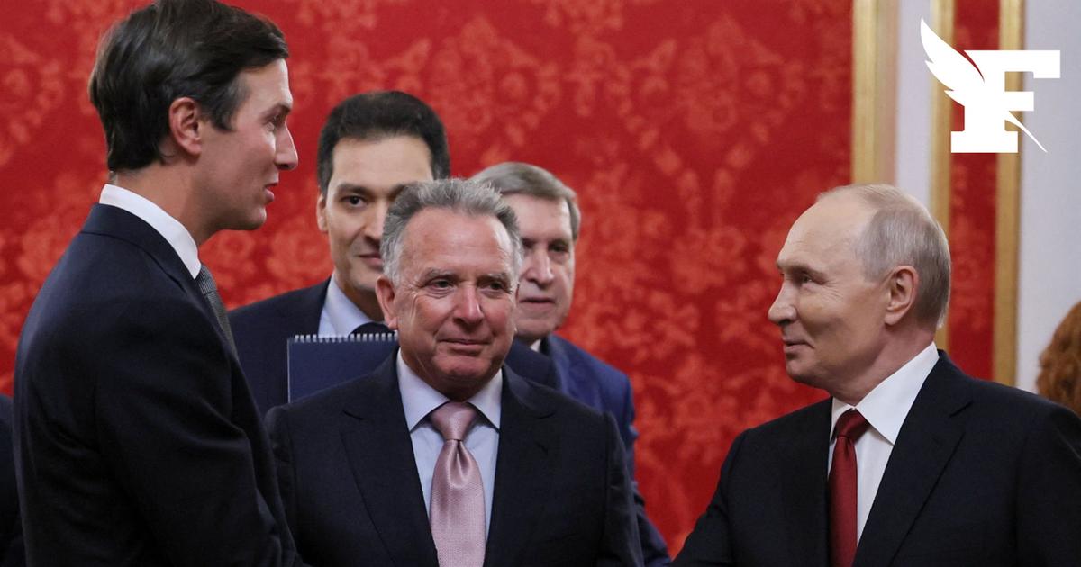 Guerre en Ukraine: les images de Vladimir Poutine recevant les émissaires américains au Kremlin