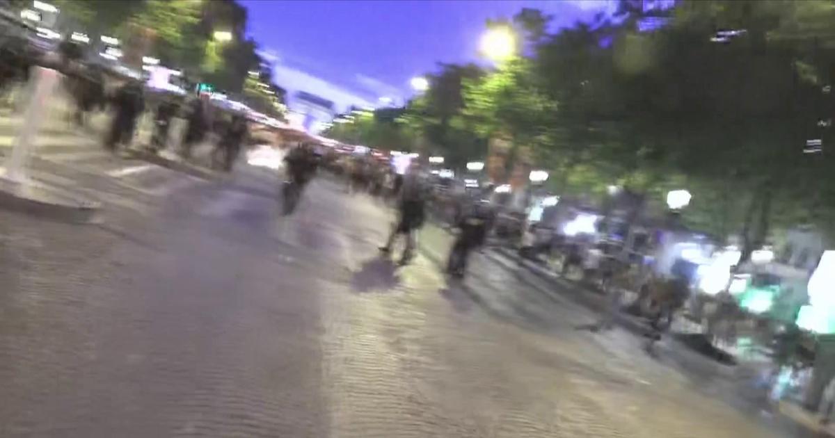 Ligue des champions: d'importantes quantités de gaz lacrymogène déployé sur les Champs-Élysées