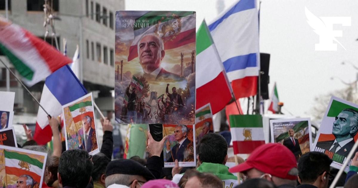 Guerre en Iran: les images de la manifestation pro-monarchie à Paris
