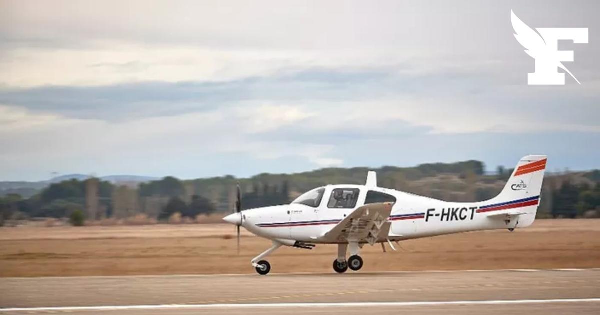 Bouches-du-Rhône : un avion de l'Armée de l'Air prend feu après un atterrissage d'urgence