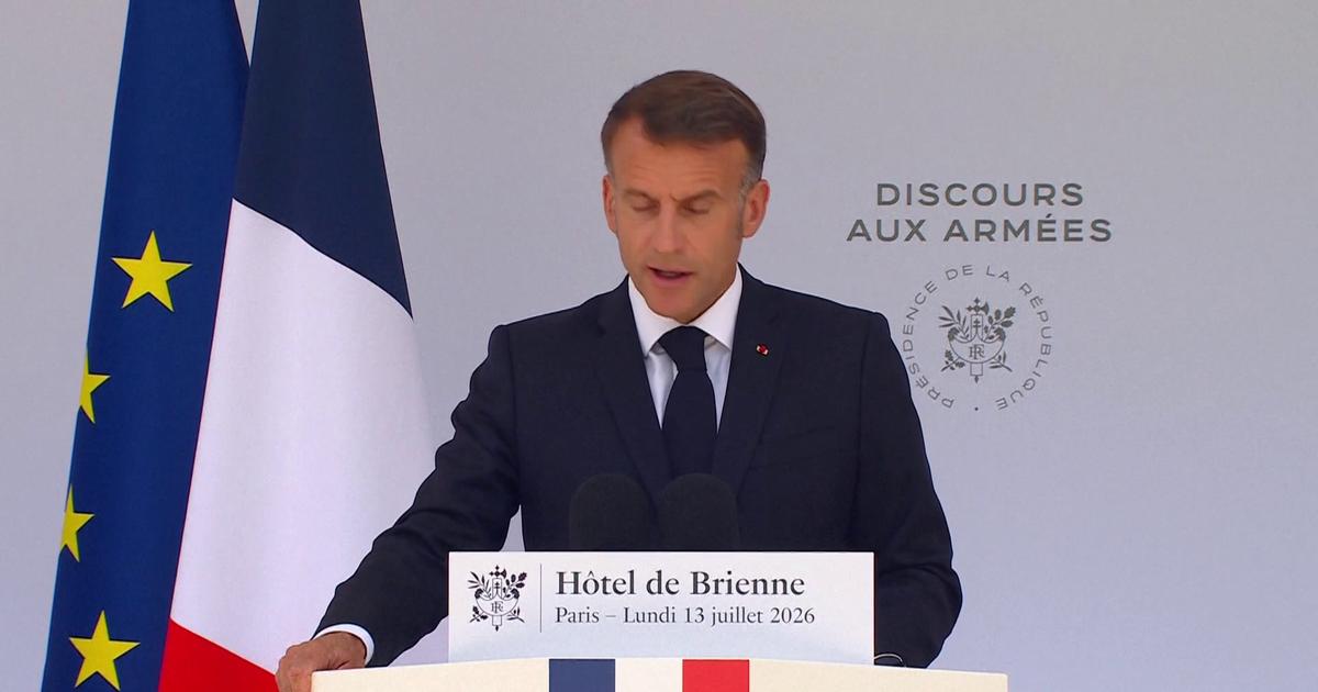 «64 milliards d'euros en 2027 c'est en 10 ans un doublement du budget des armées», a déclaré Emmanuel Macron aux forces armées