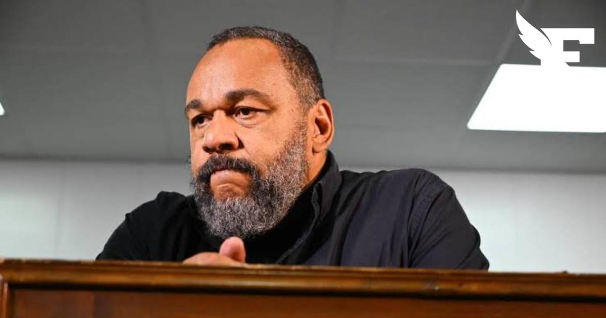 Dieudonné condamné à six mois de détention à domicile sous bracelet pour apologie du terrorisme et injure envers Nuñez