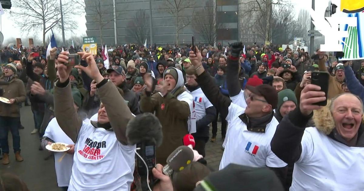 Mercosur: cris de joie des agriculteurs devant le Parlement européen après le vote