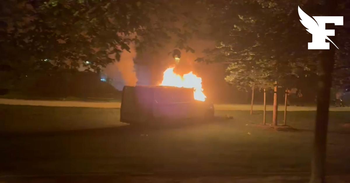 Un camion incendié à Paris en marge des célébrations du sacre du PSG en Ligue des champions
