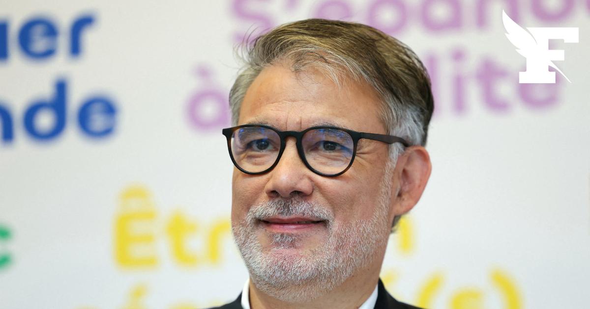 «C'est ça le message ? C'est très réussi» : Olivier Faure critique le comportement d'Emmanuel Macron après la une de Paris-Match