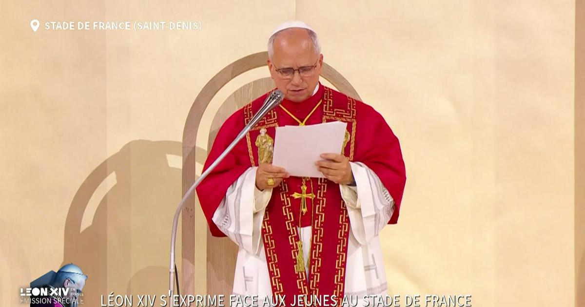 «Nous sommes des hommes et des femmes de Dieu», affirme le pape Léon XIV face aux 80.000 jeunes rassemblés au Stade de France