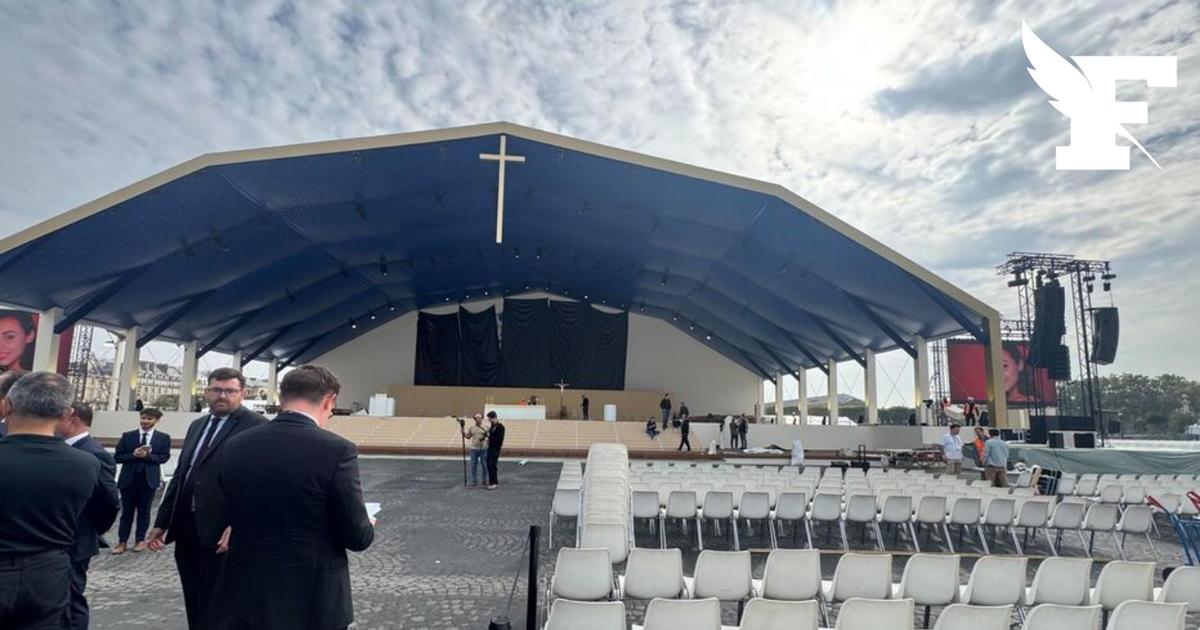 Avant la grande messe du Pape Léon XIV, les fidèles affluent sur les Champs-Elysées