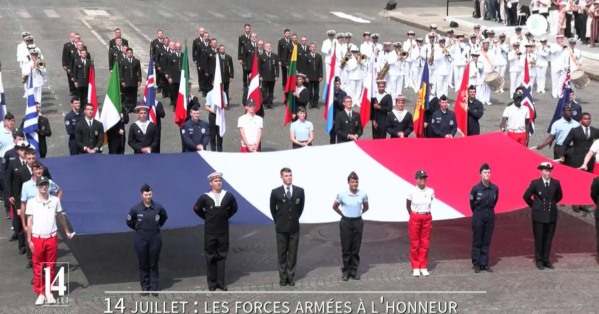 14 juillet : la Marseillaise entonnée sur la place de la Concorde