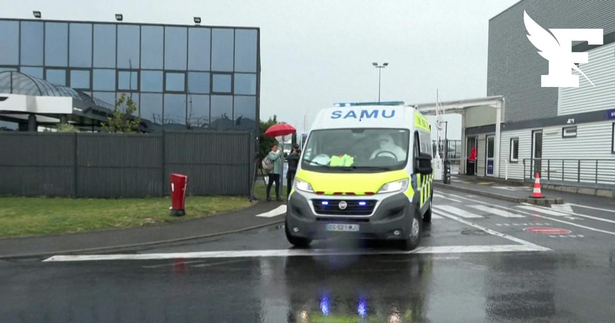 Hantavirus: des ambulances quittent l’aéroport du Bourget après l’arrivée des Français évacués du MV Hondius