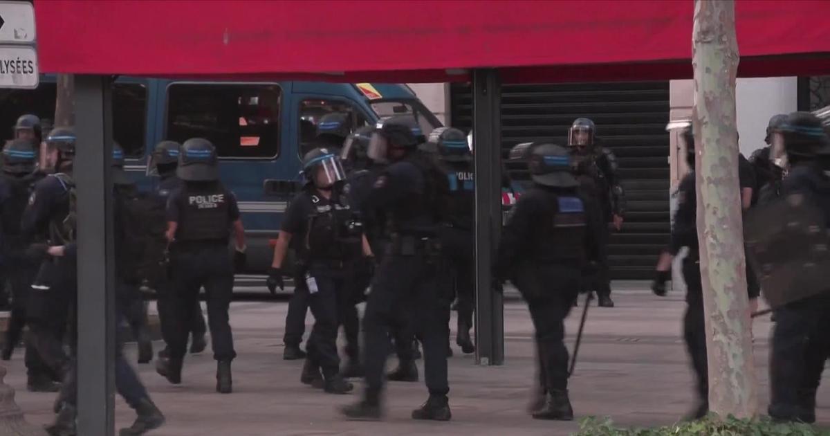 Les images des tensions dans Paris après la victoire du PSG face à Arsenal en Ligue des champions