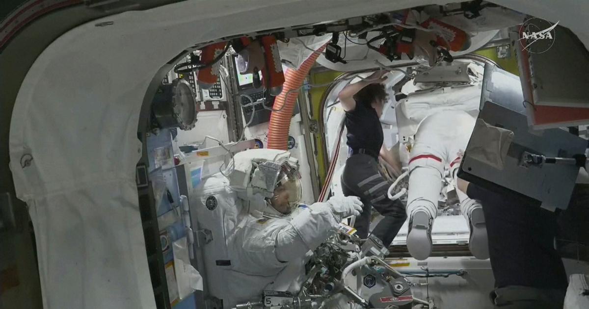 Sophie Adenot et Anil Menon se préparent à sortir de l’ISS
