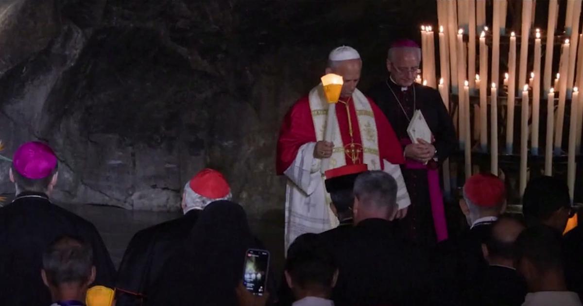 Revivez la procession mariale avec le pape Léon XIV