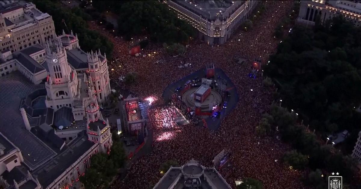 Coupe du monde : la place Cibéles envahie par les fans de la Roja