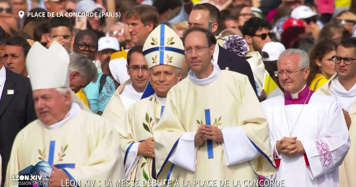 Pallium, représentation du «feuillage qui ne flétrit pas» : la tenue du Pape Léon XIV en détails