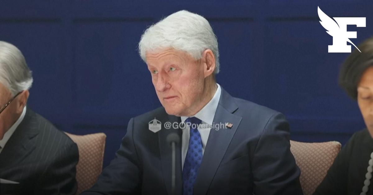 Affaire Epstein: Bill Clinton s'explique sur une photo de lui dans un jacuzzi en compagnie d’une jeune femme